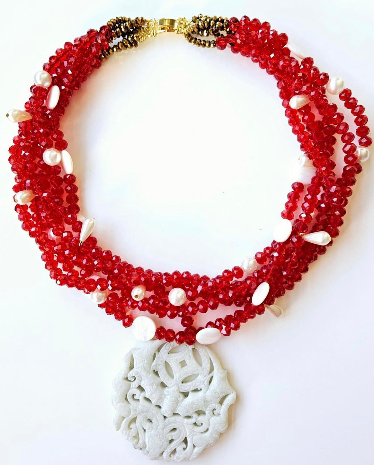 COLLAR CRISTALES CON MEDALLÓN ASIÁTICO