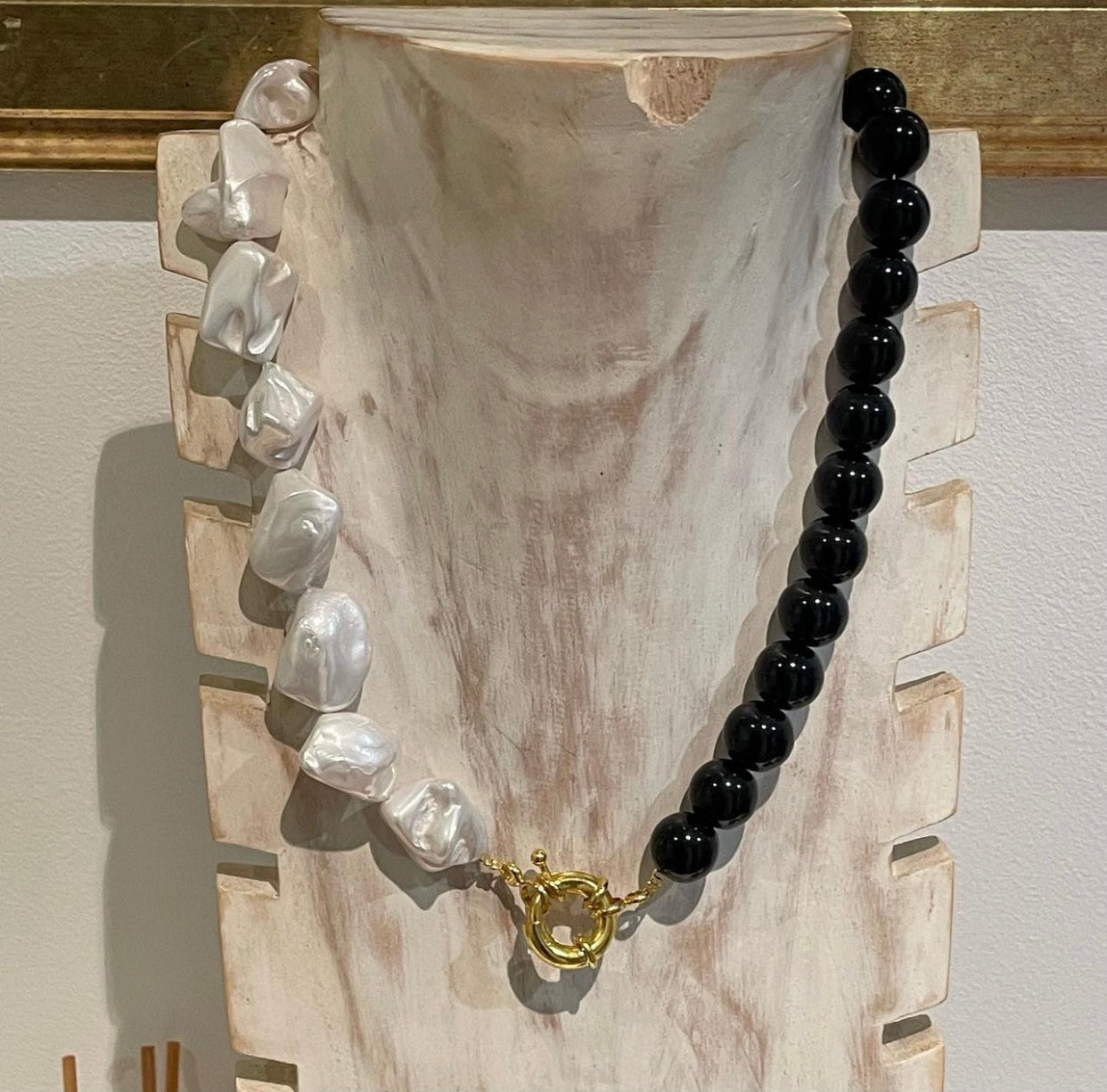 COLLAR PERLA Y PIEDRA NATURAL