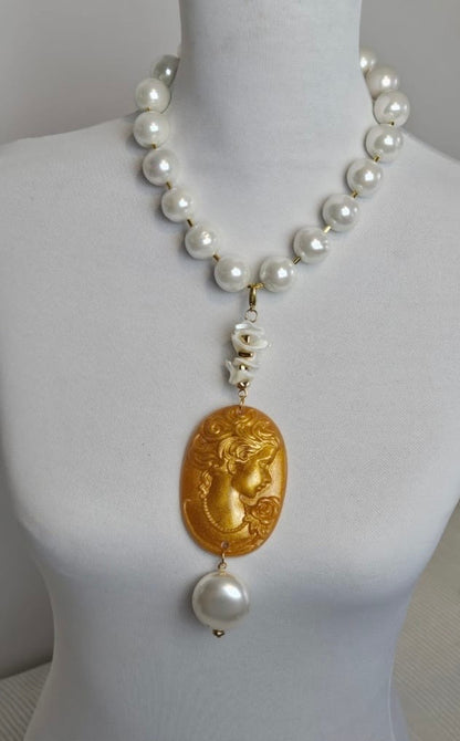 COLLAR PERLAS CON CAMAFEO