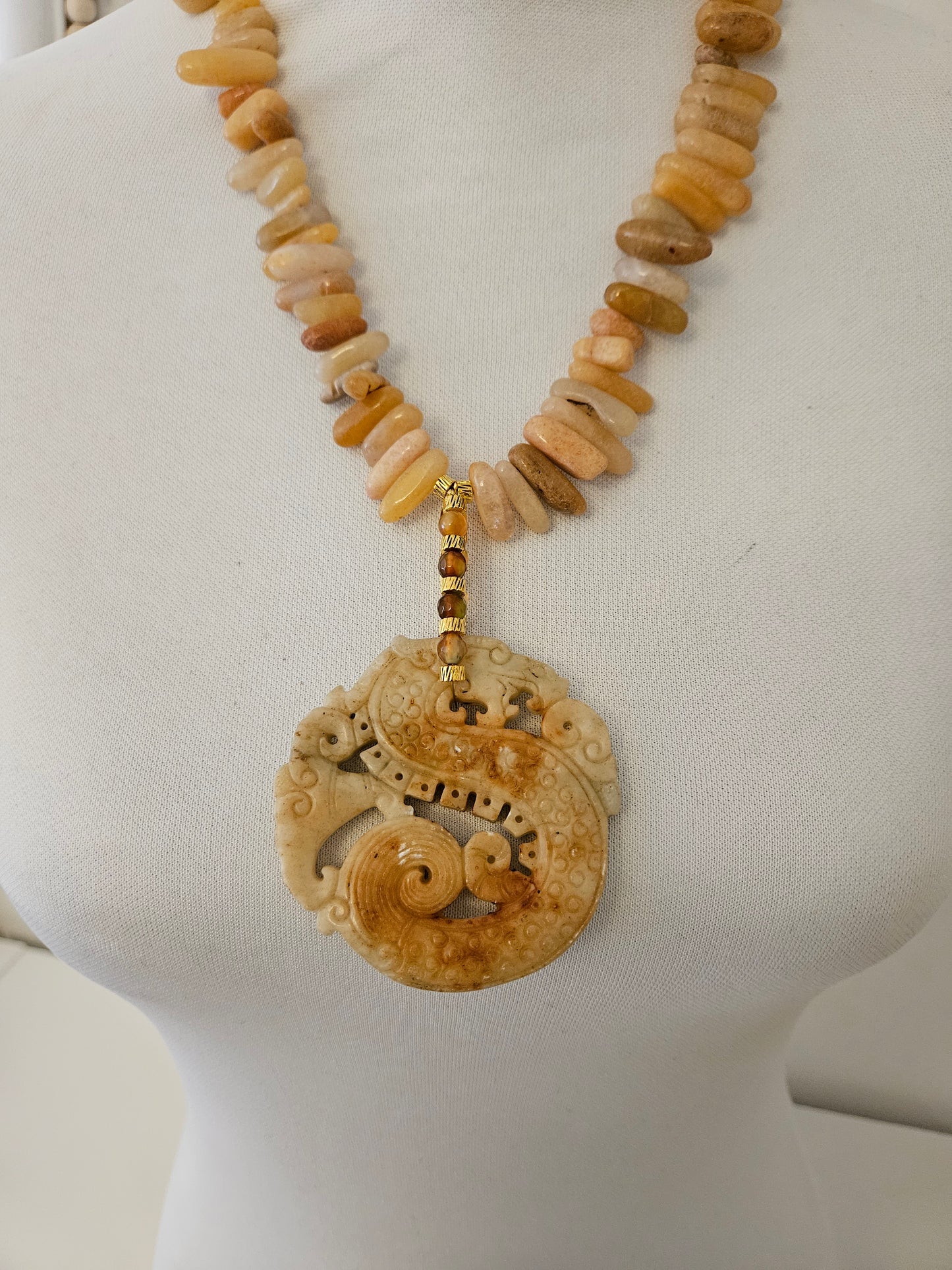 COLLAR PIEDRA NATURAL CON MEDALLÓN DE PIEDRA