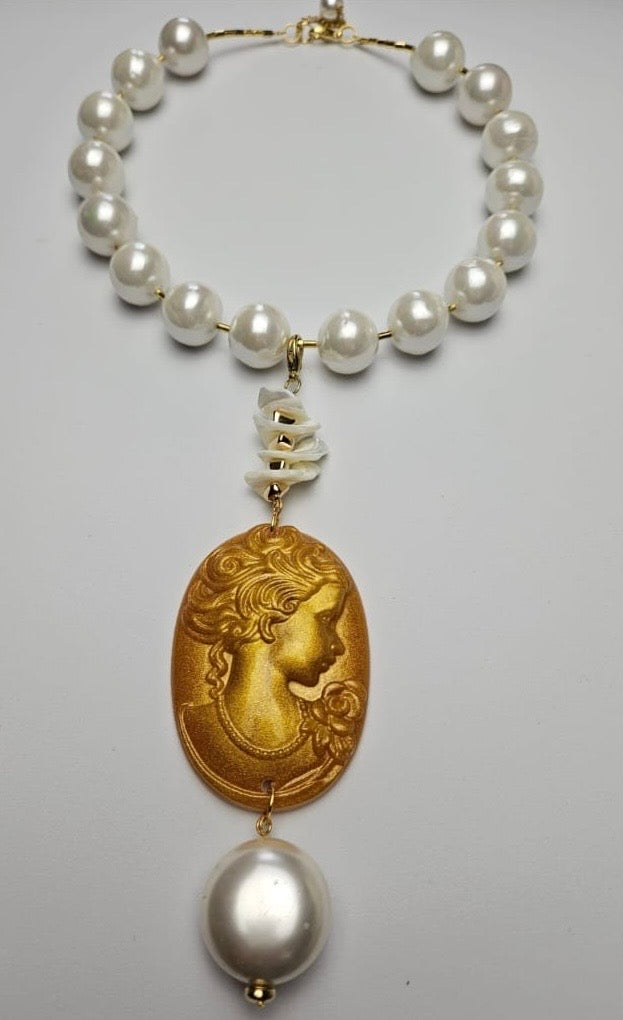 COLLAR PERLAS CON CAMAFEO