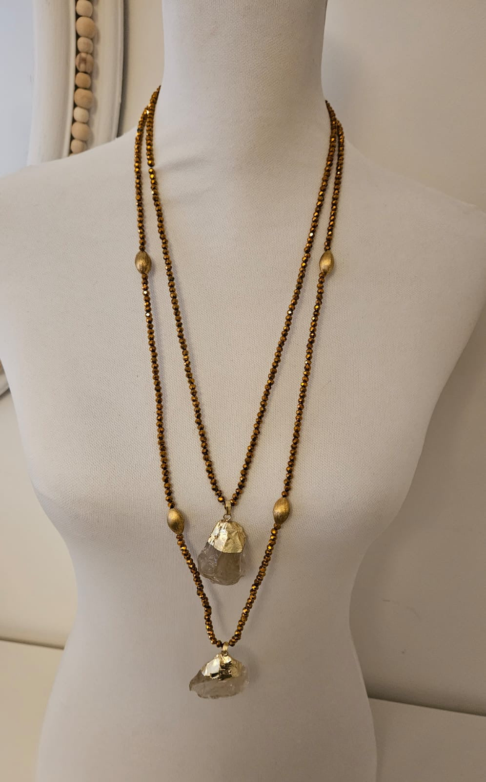 COLLAR CRISTALES DORADOS CON CUARZOS CHAMPAN