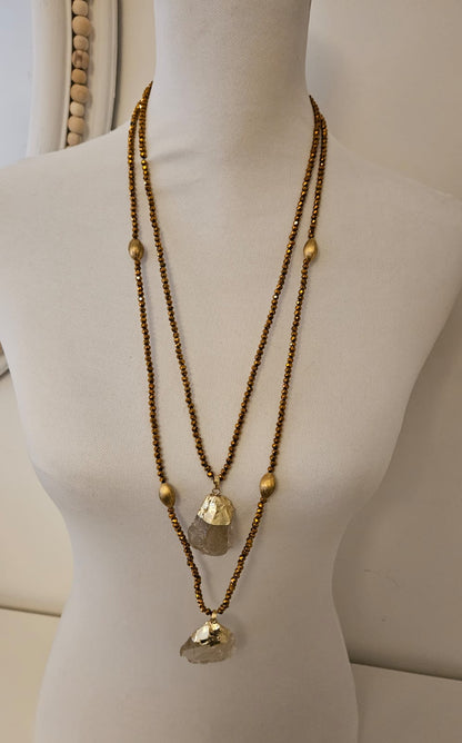 COLLAR CRISTALES DORADOS CON CUARZOS CHAMPAN